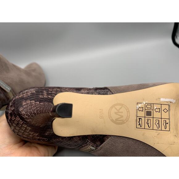 MICHAEL KORS CLARA Dark Dune Suede Snake Print Heel Ankle Booties Women's Sz 9.5 - Picture 12 of 13